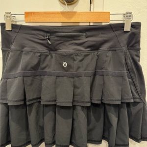 Lululemon black skirt